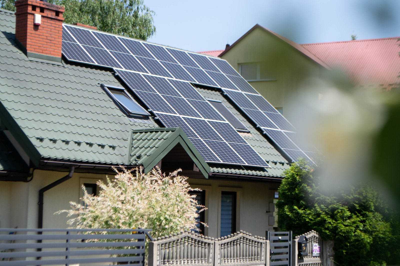 Kako uzgajalištu kamenica plutajuća solarna elektrana omogućava rad bez obale